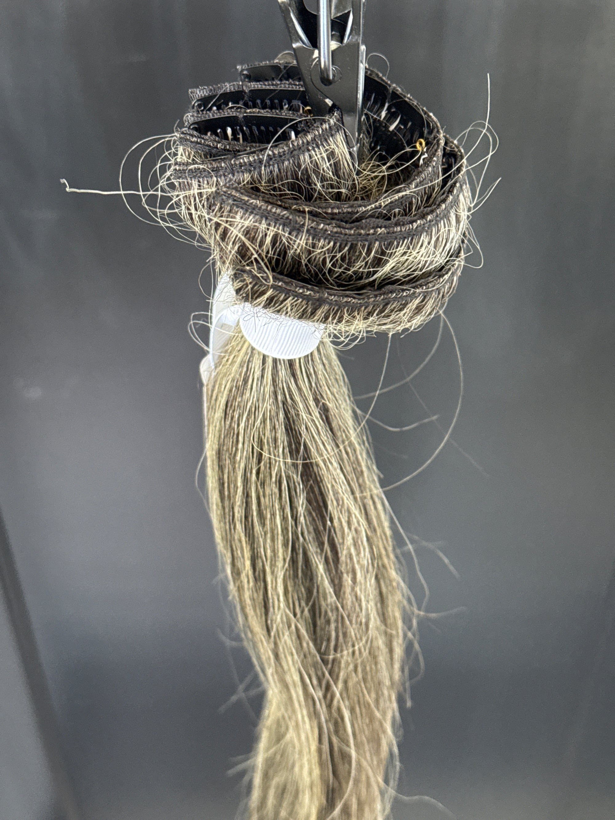 Clearance: 18” Knatural Straight Clip Ins, 6 Piece Set (NATURAL GRAY)