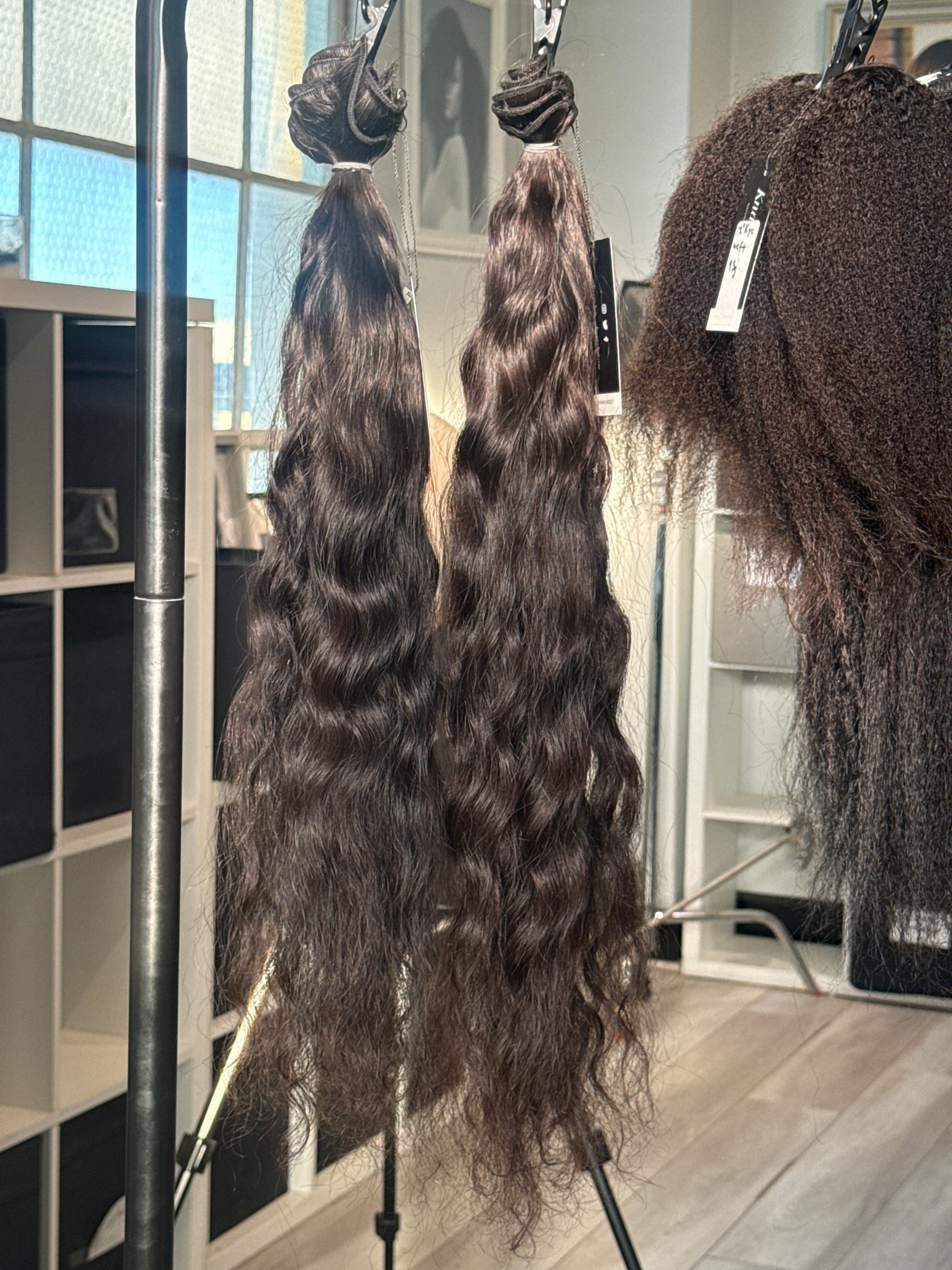 Clearance: 24" Body Wave Weft