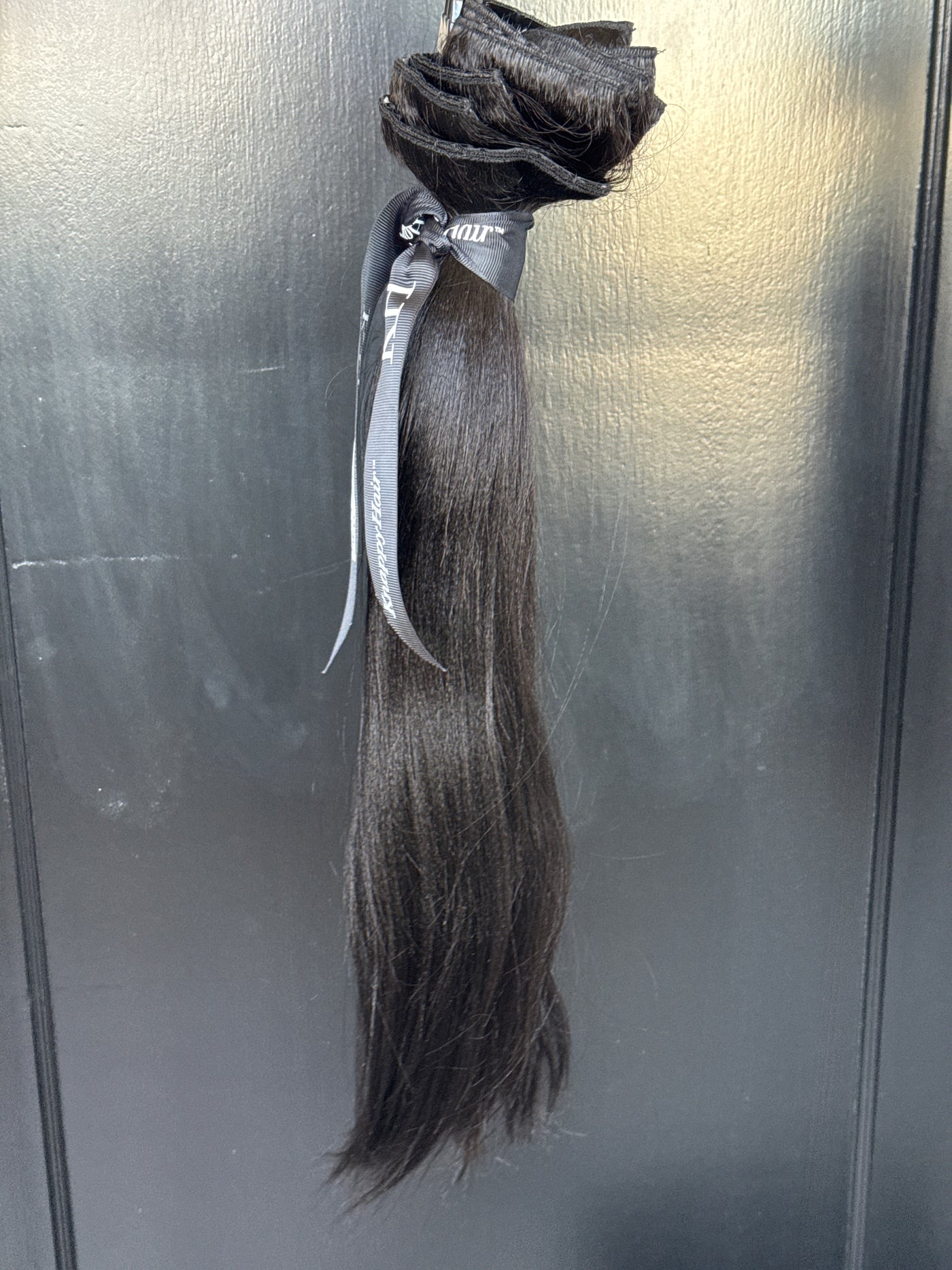 Clearance: 18” Knatural Straight Clip Ins, 10 Piece Set