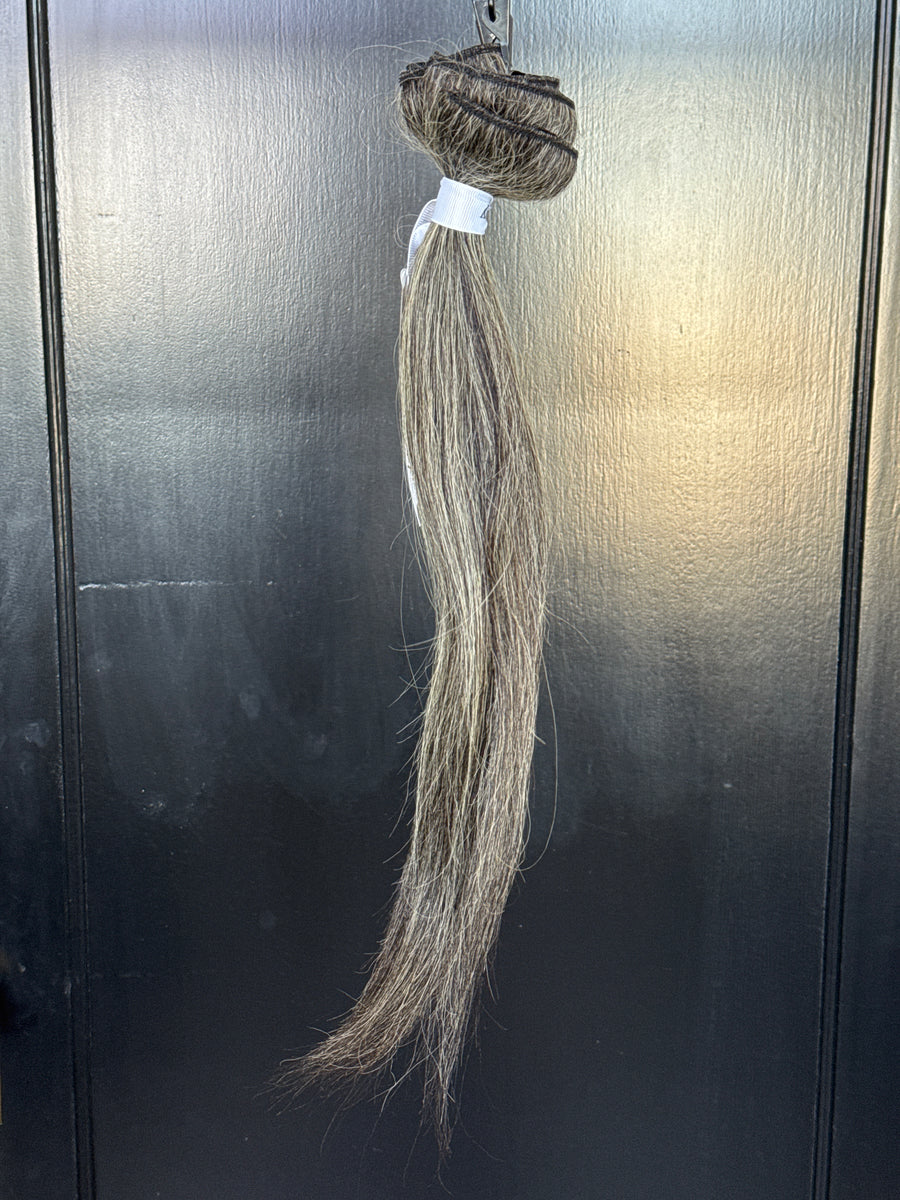 Clearance: 18” Knatural Straight Clip Ins, 6 Piece Set (NATURAL GRAY)