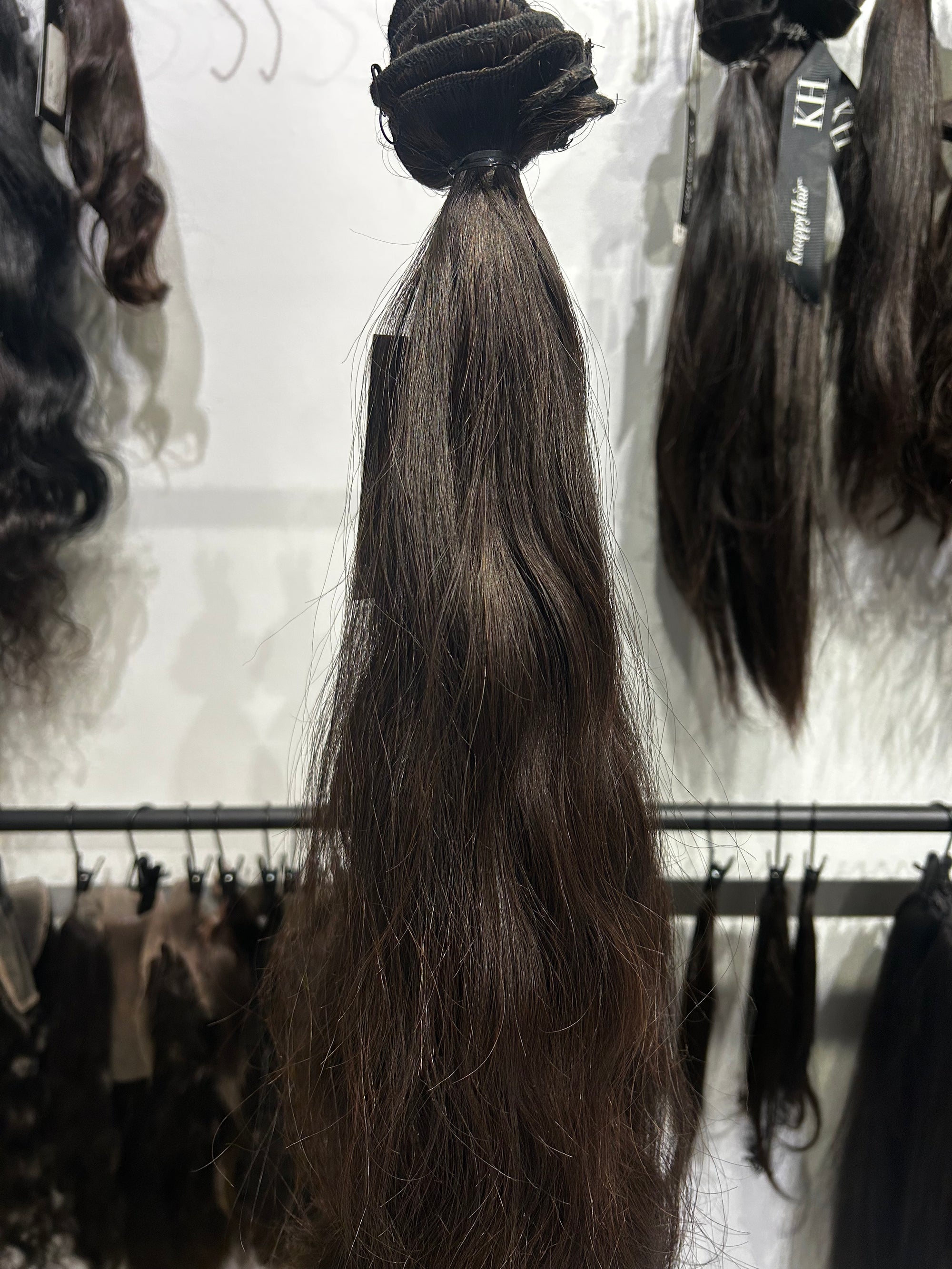 Clearance: 24" Body Wave Clip-in 8pc