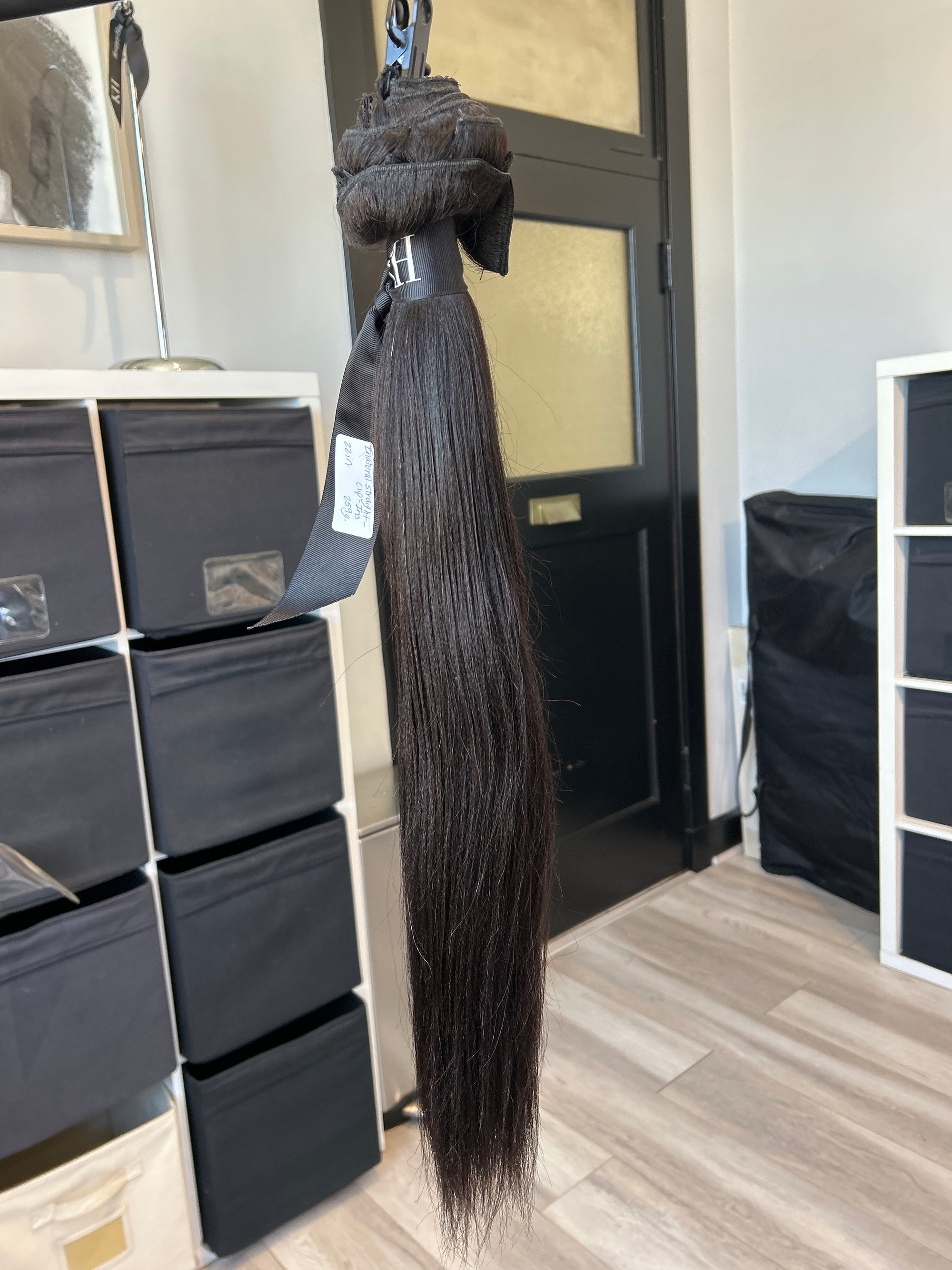 Clearance: 22" Knatural Straight Clip Ins - ? PC