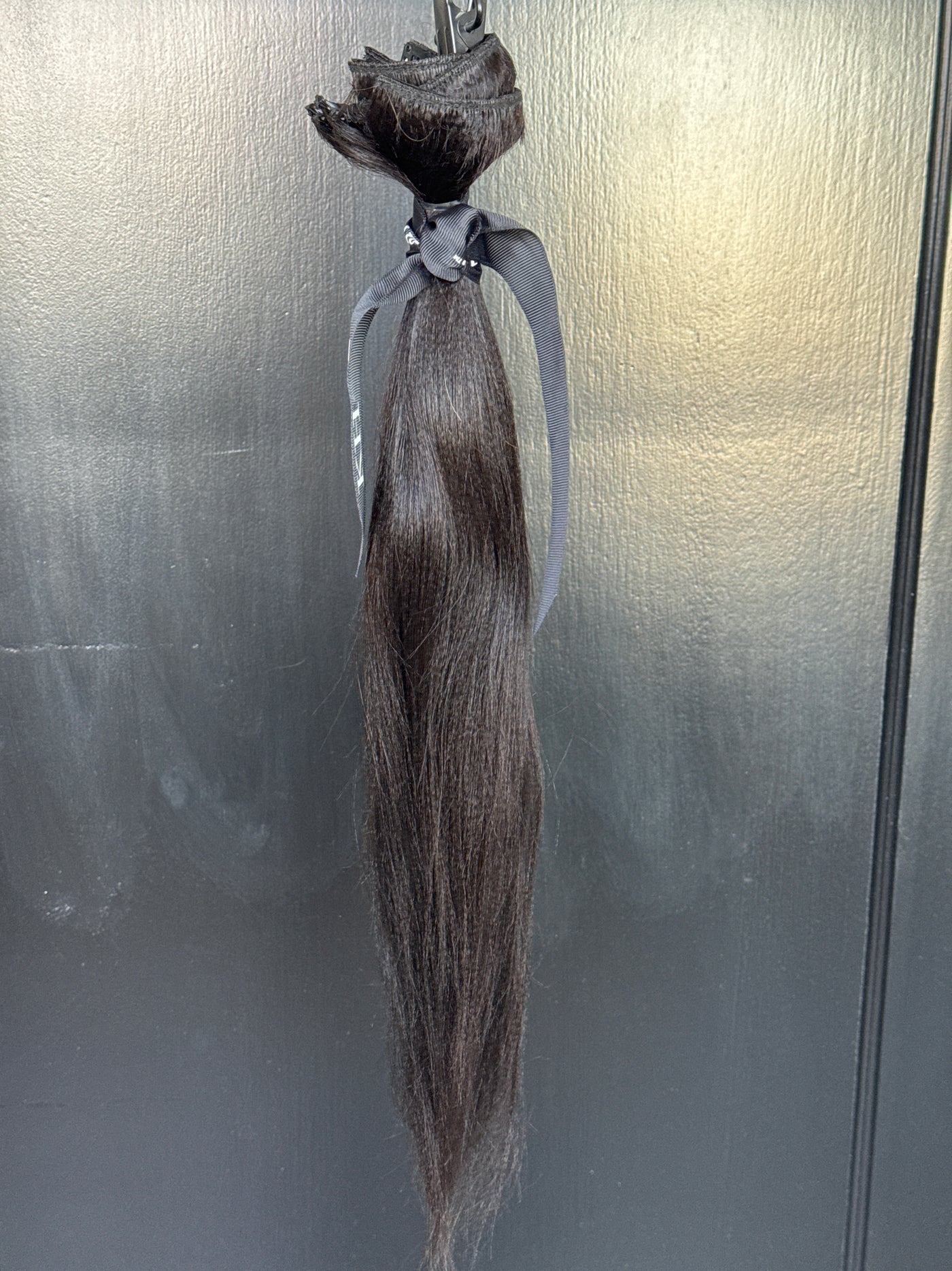 Clearance: 20” Knatural Straight Clip Ins, 4 Piece Set