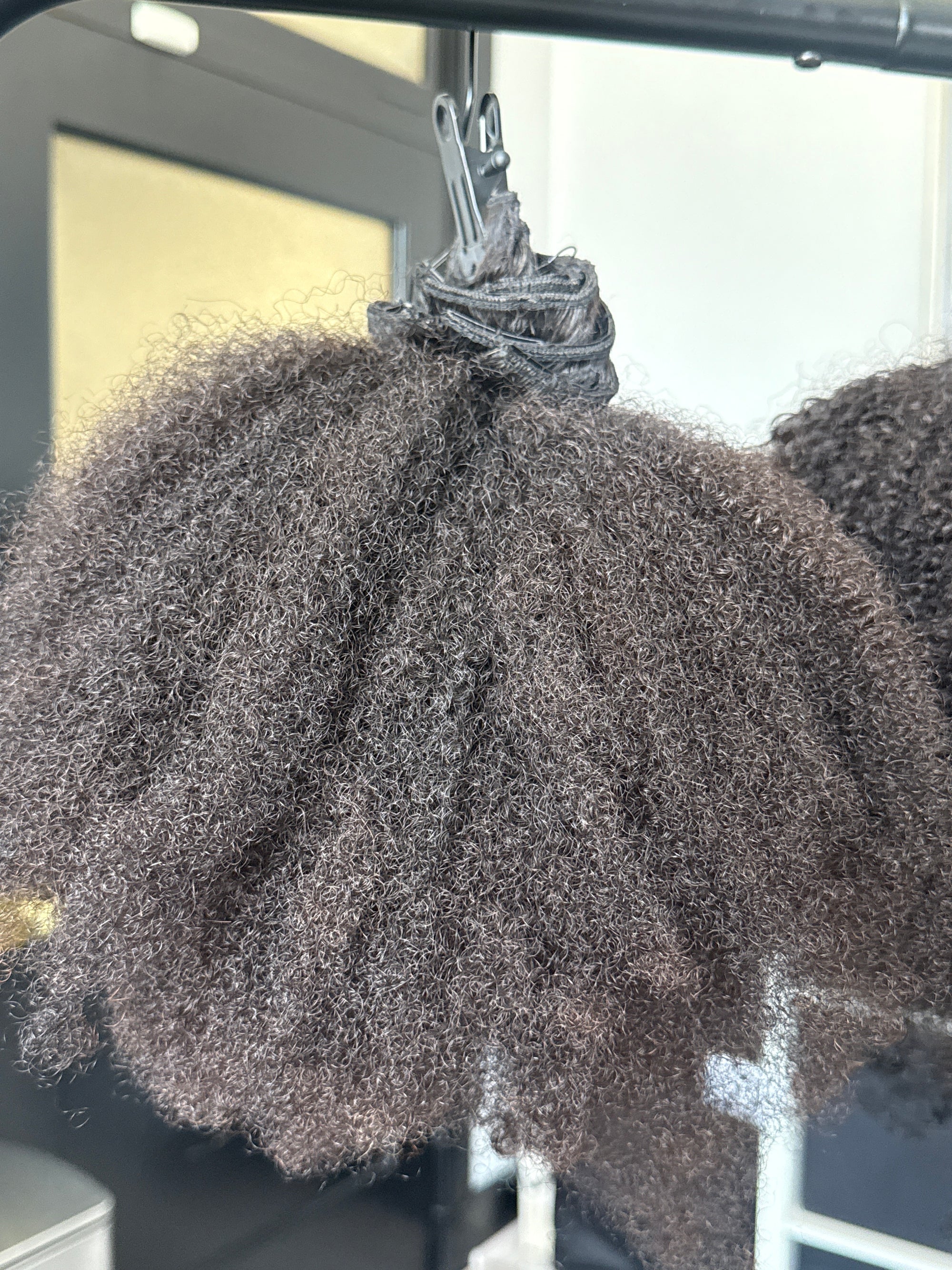 Clearance: 20" Kinky Koily Clip Ins - 4 Piece