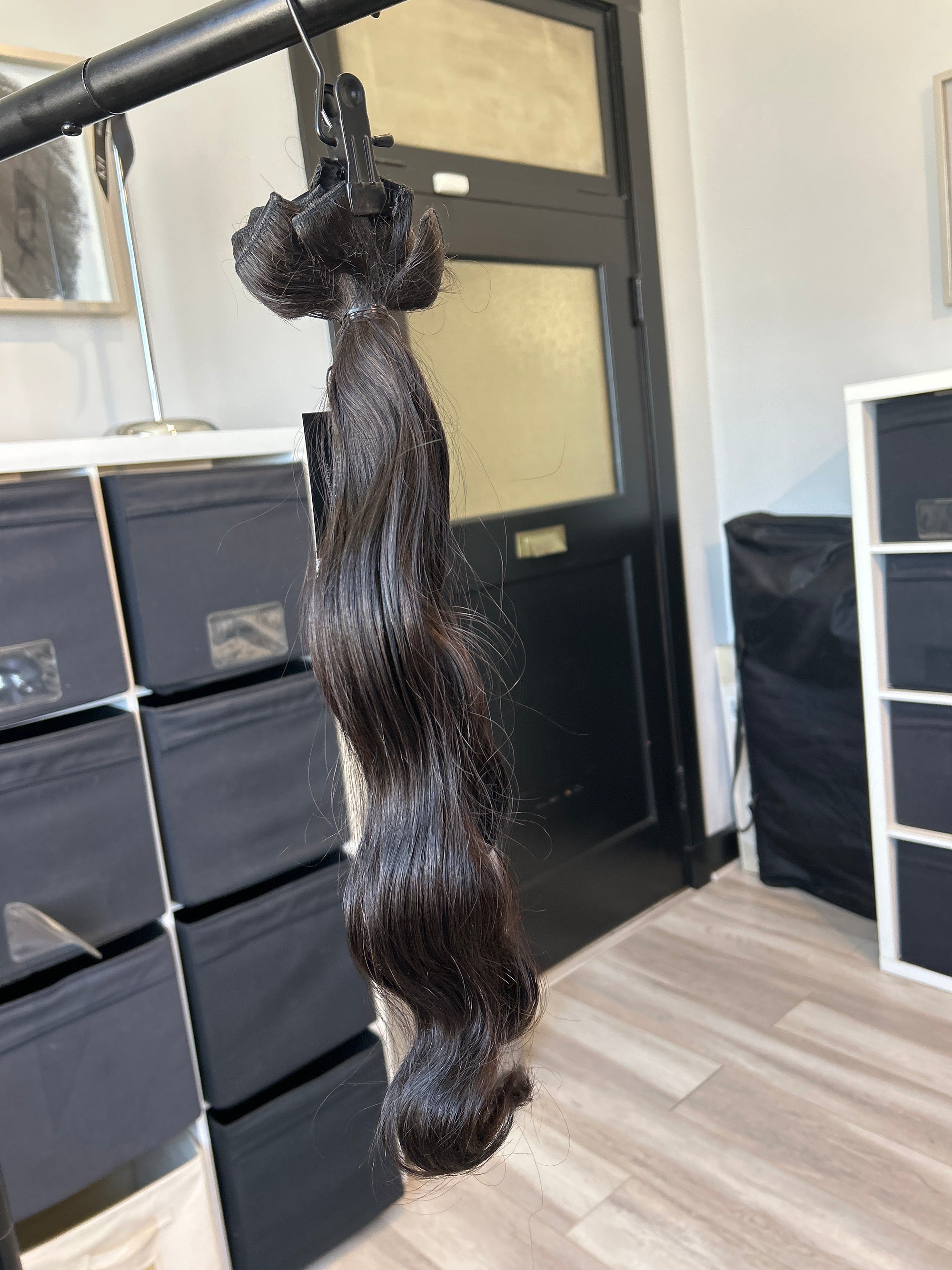 Clearance: 20" Body Wave Clip Ins - 6 PC