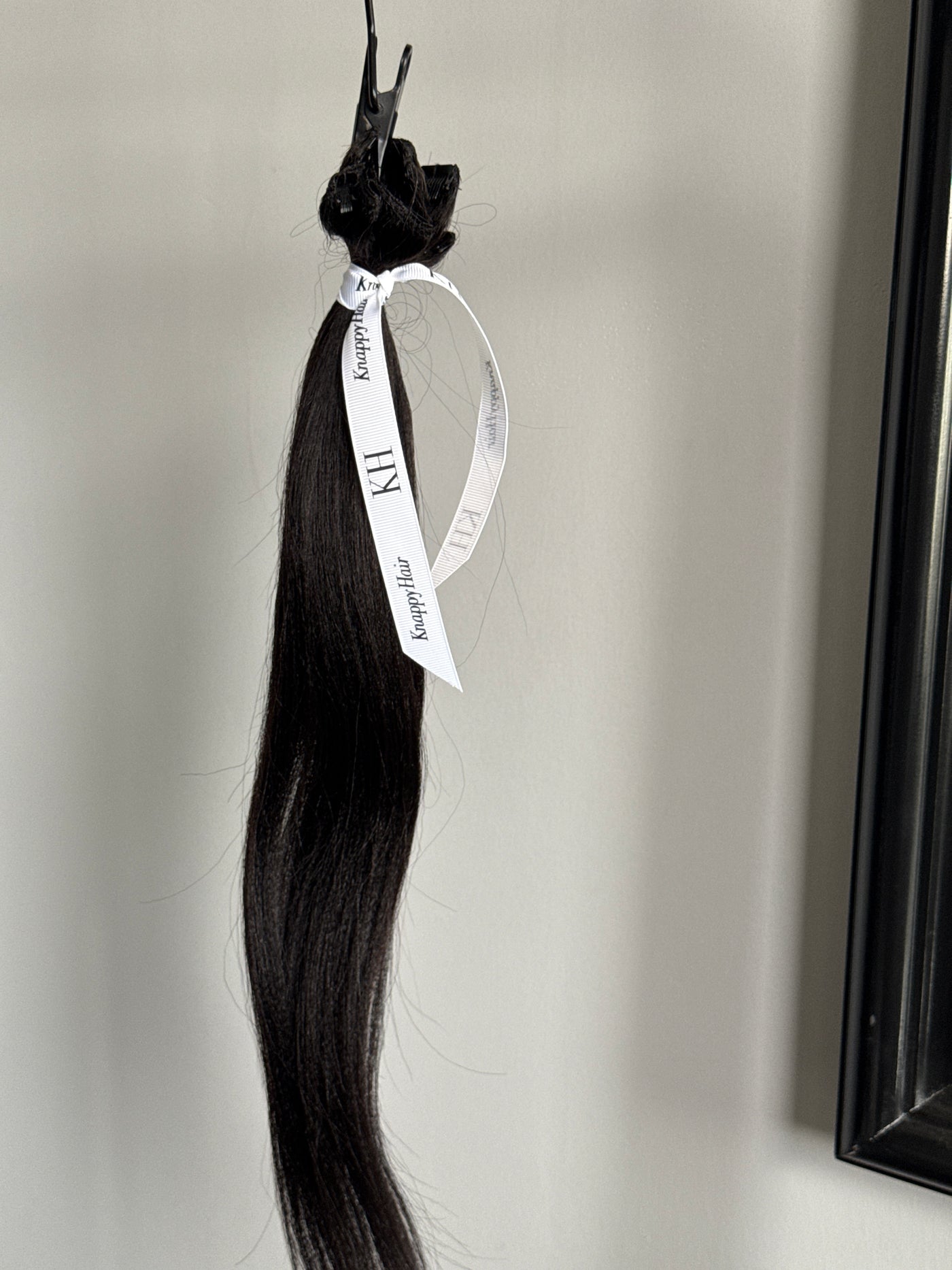 Clearance: 22” Knatural Straight Clip Ins 4 Piece Set