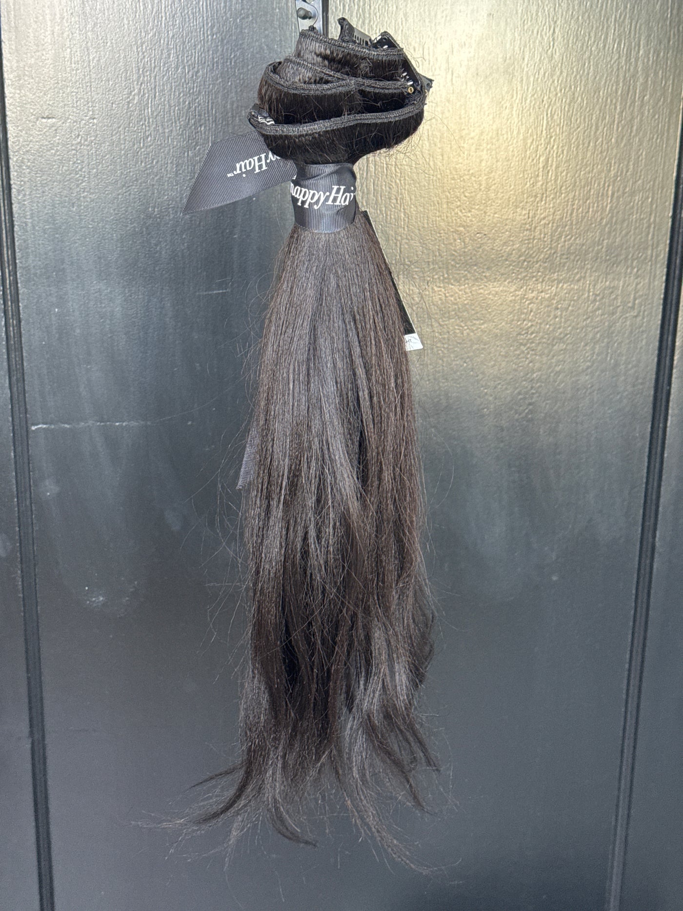 Clearance: 18” Knatural Straight Clip Ins, 7 Piece Set