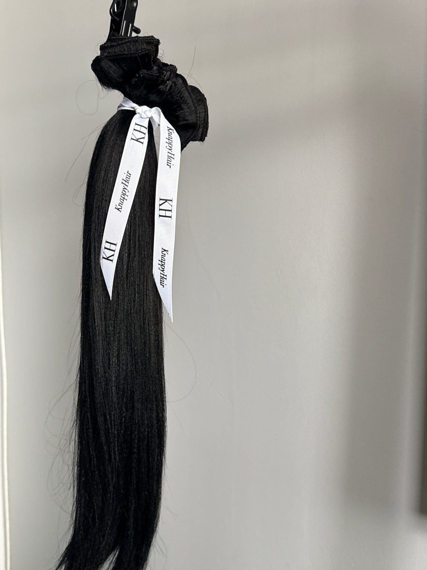 Clearance: 18” Knatural Straight Clip Ins 9 Piece Set (JET BLACK)