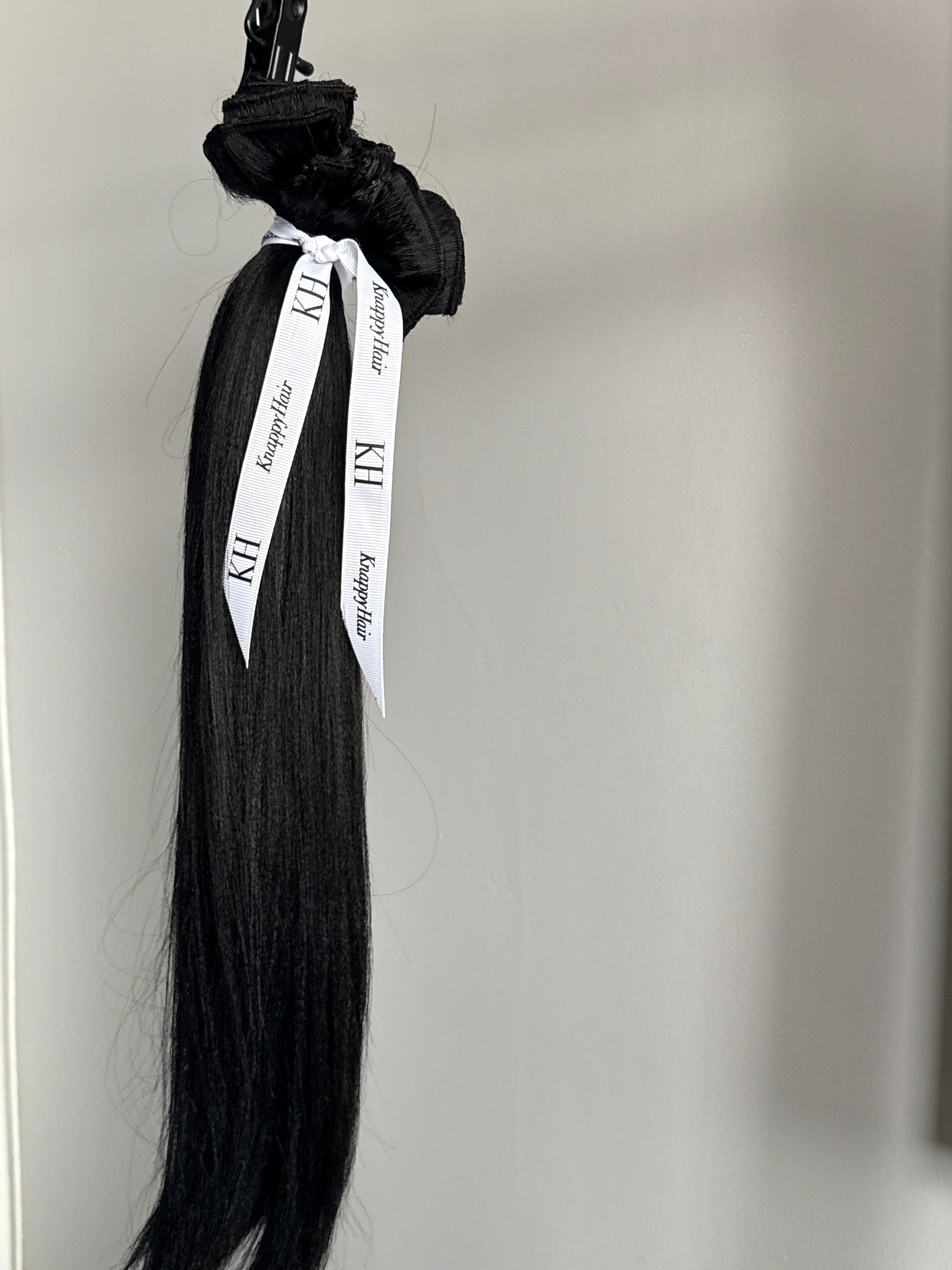 Clearance: 18” Knatural Straight Clip Ins 9 Piece Set (JET BLACK)