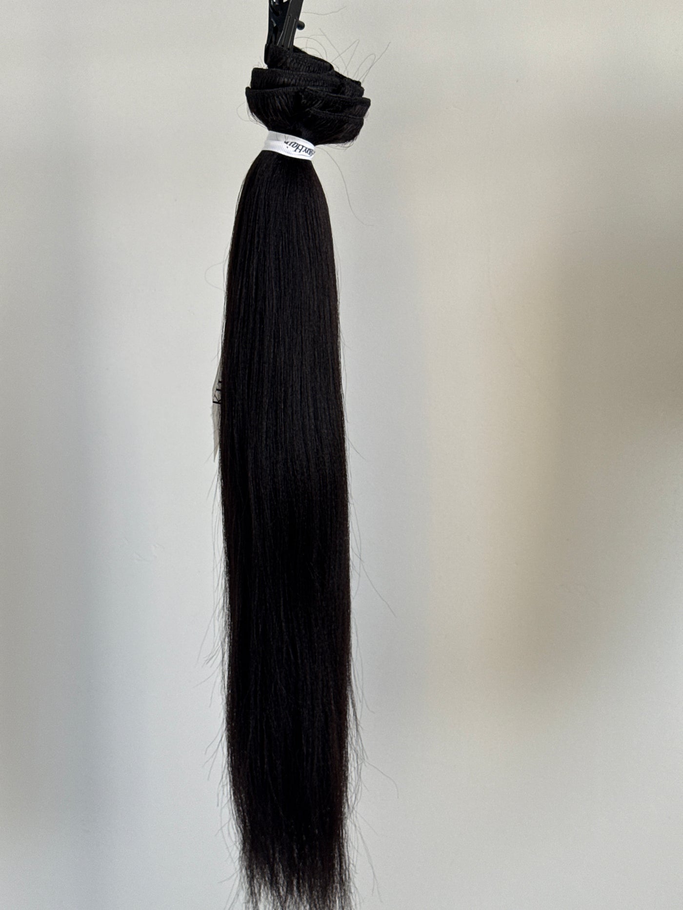Clearance: 22” Knatural Straight Clip Ins 4 Piece Set