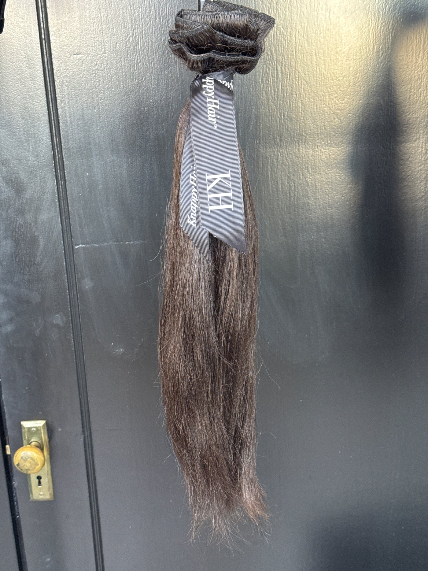 Clearance: 18” THIN Knatural Straight Clip Ins, 8 Piece Set